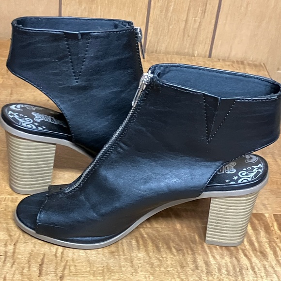 Open toe boots - Picture 3 of 8